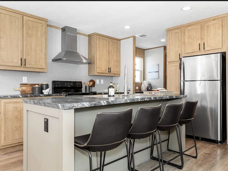 1007 Alexandria Rd SW — Photo 3