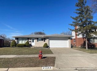17423 Moors St, Fraser, MI 48026