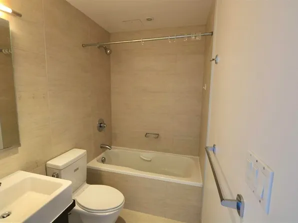 8080 Cambie Rd, Richmond, BC V6X 0C1