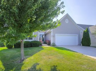 909 SW Lauren Ct, Lees Summit, MO 64081