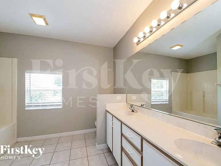 8 Wild Oak Pl — Photo 14