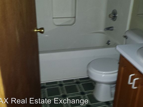 5th image of 2411 Oak St APT A