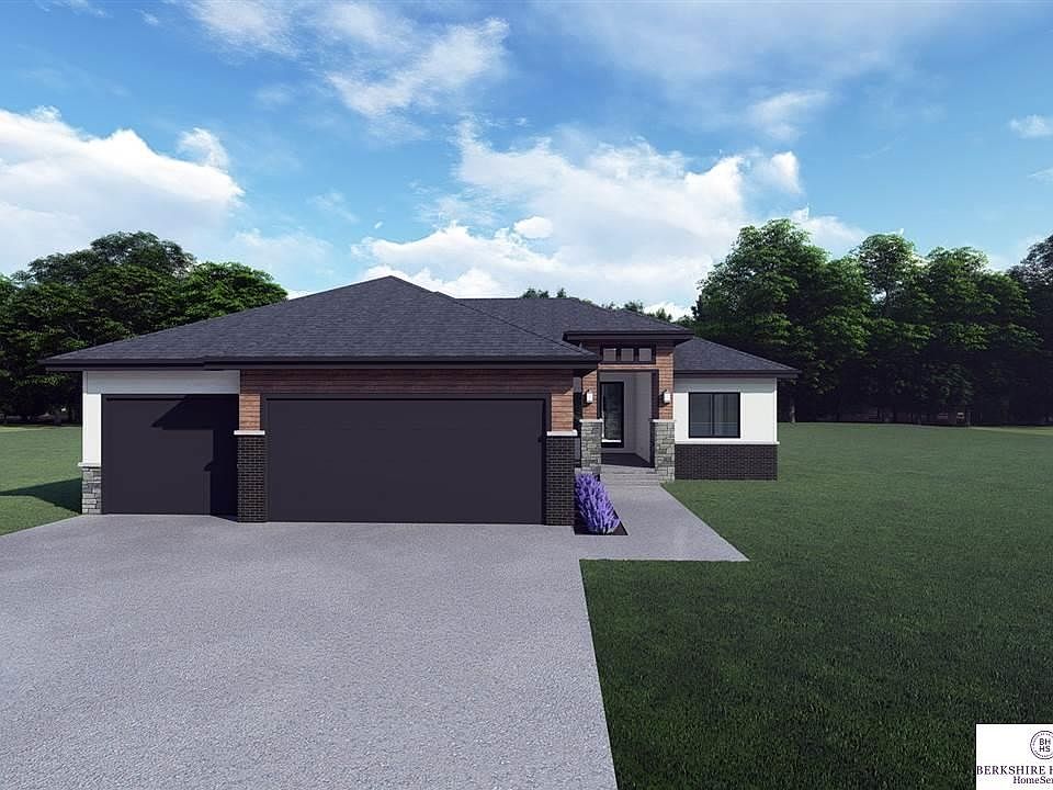 1st image of 18316 Grand Ave