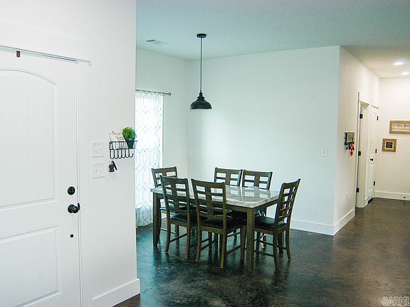 5th image of 3 Clover Leaf Ln