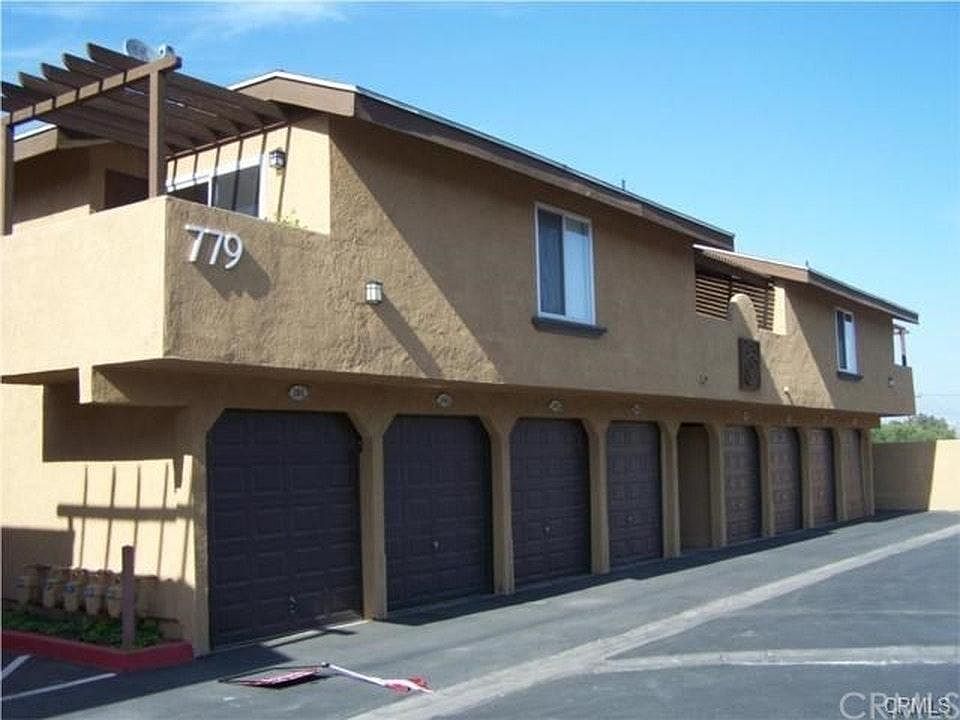 Building with parking garage