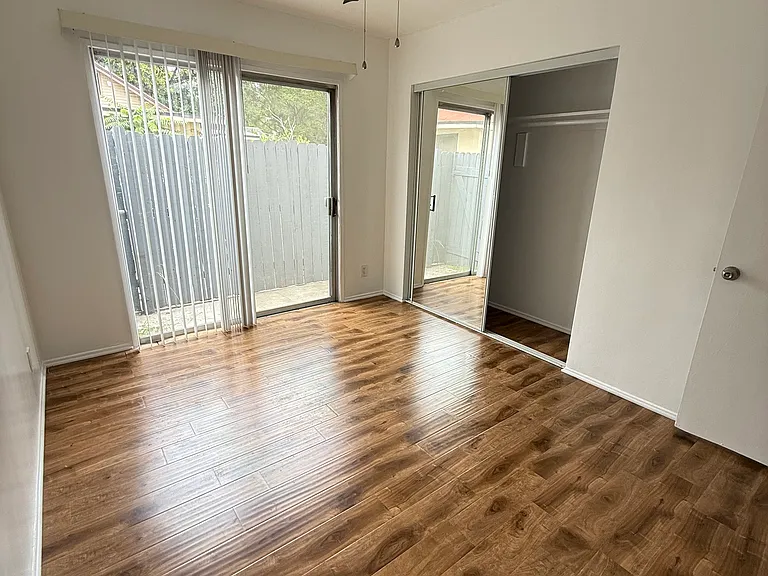 2038 Holly Dr #4 — Photo 9