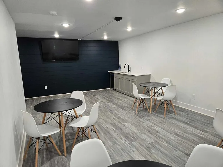 Eagle Pointe Apartments Party Room