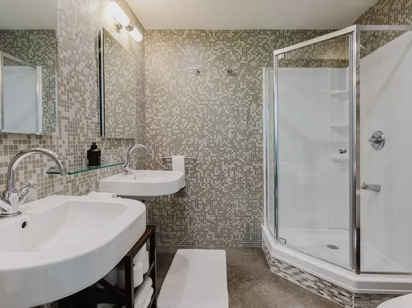 323 East 51st Street image 20 of 26