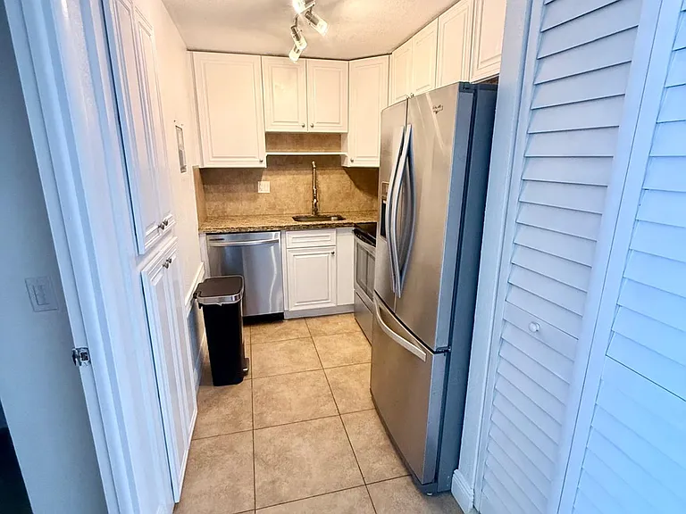 3716 NE 168th St — Photo 30