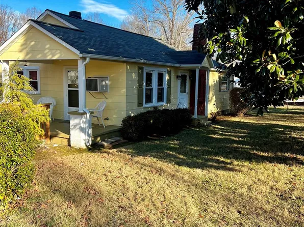 155 Hayes Ave, Hudson, NC 28638