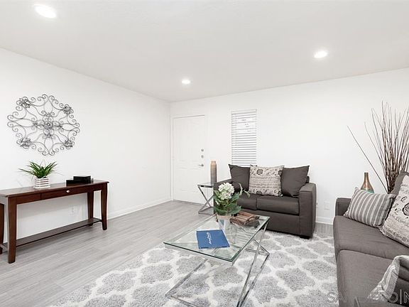2nd image of 517 Calle Montecito Unit 85