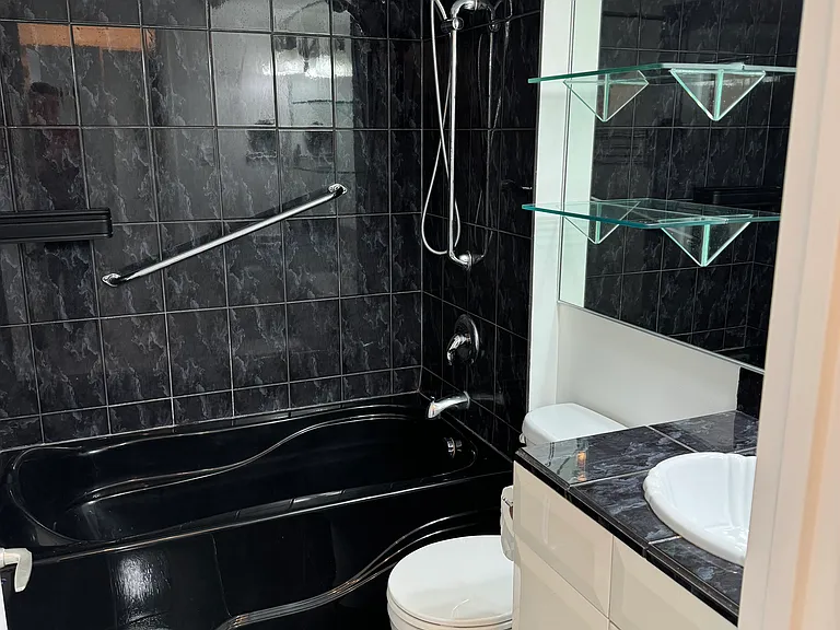 55 Nassau St N #4 — Photo 10