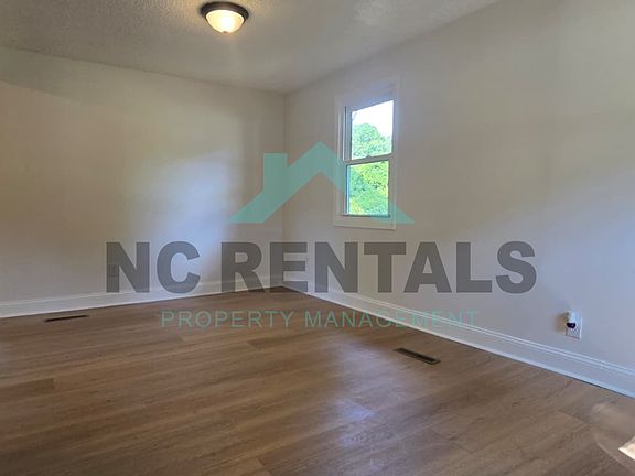 5th image of 1041 Short St