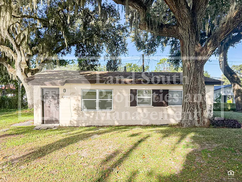 2 bed, 1.0 bath, 875 sqft, $1,245 — Photo 1
