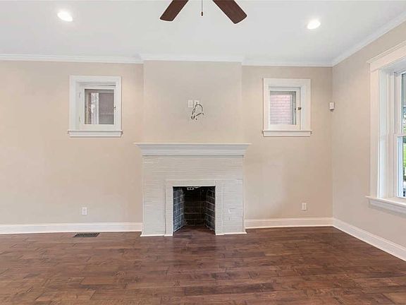4th image of 3857 Lafayette Ave