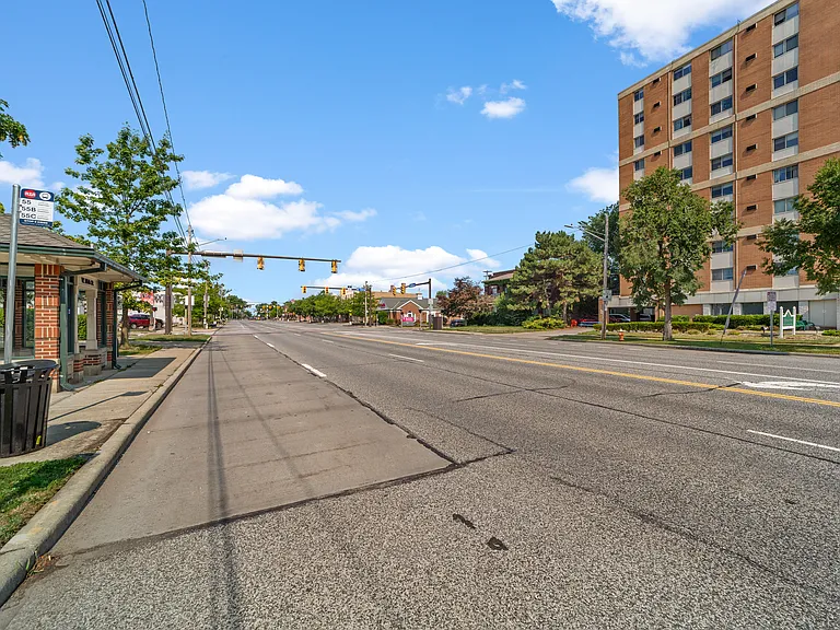 Clifton Blvd - Westbound