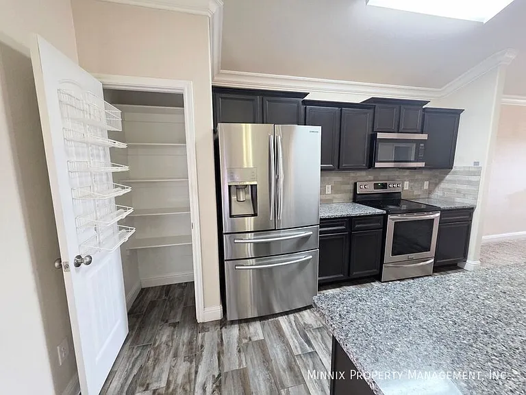 9411 Sagebrush Ave — Photo 4