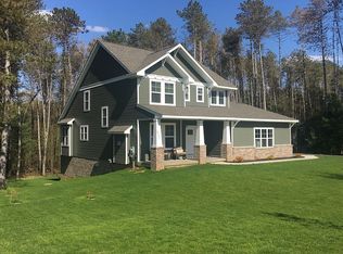 8555 Sunrise Mist Dr, Pinckney, MI