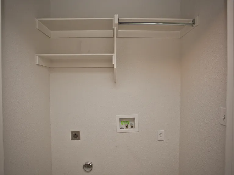 902 SW Crownview St — Photo 12