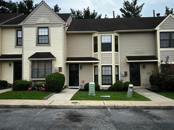 34 Cambridge Townhouse Dr #34-TOWNHOUSE