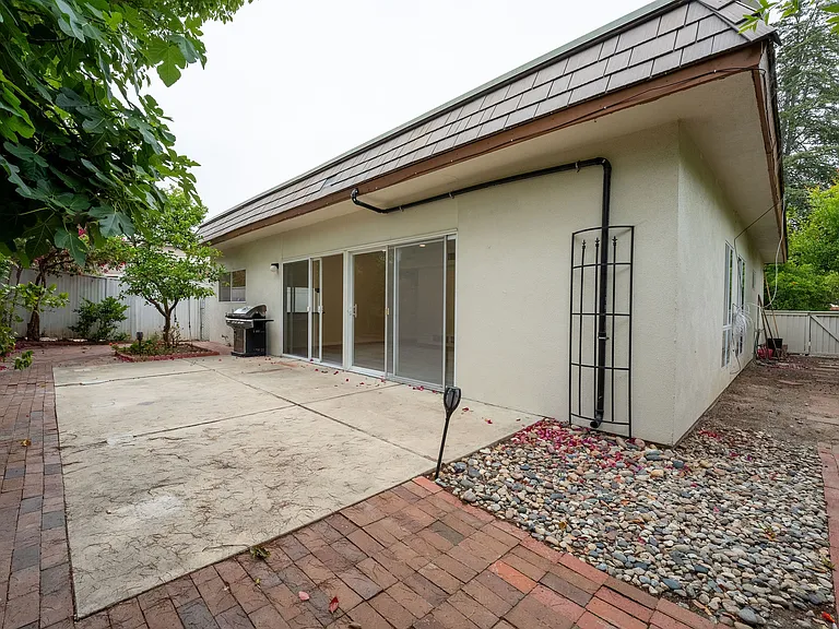 20 Norton St — Photo 30