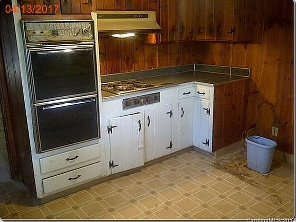 3rd image of 607 Forest Dr
