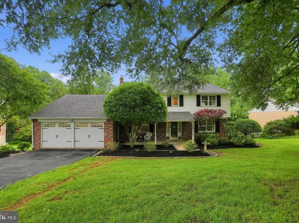 1911 Sharon Rd, Meadowbrook, PA 19046