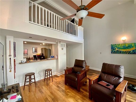 5th image of 700 Commerce St APT 307