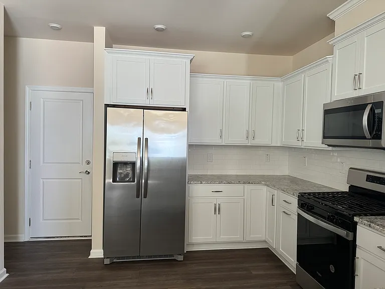 320 Ribbon Rail St — Photo 10