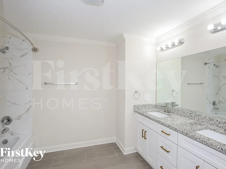 215 Parkwood Dr NW — Photo 10