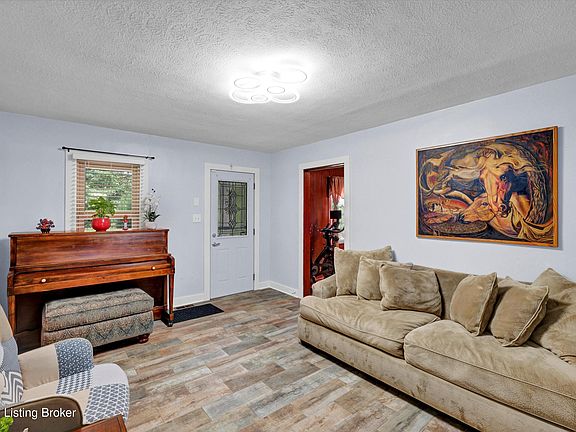 2nd image of 1516 Eskridge Ln