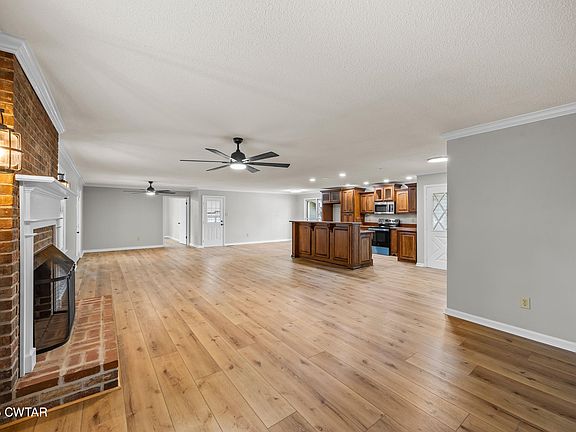 3rd image of 80 Pinewood Dr