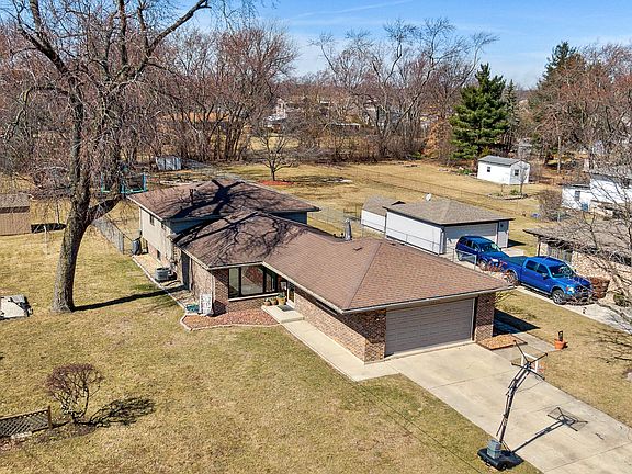 2nd image of 15038 Lavergne Ave