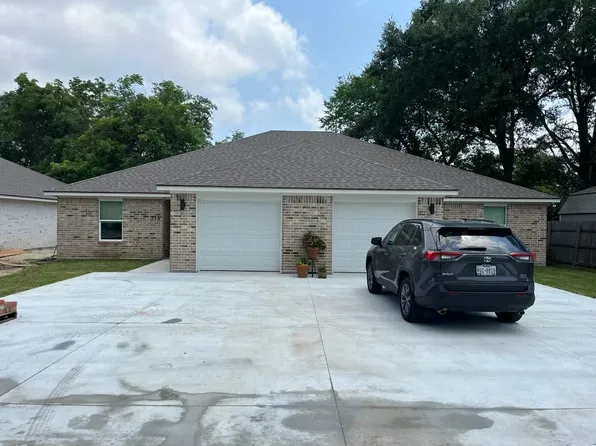 517 Central Ave, Pt Neches, TX 77651