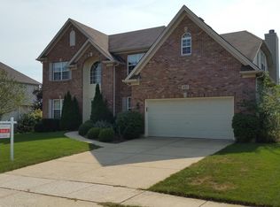 492 Treasure Dr, Oswego, IL