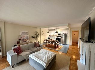 2 Hawthorne Pl APT 9K, Boston, MA 02114