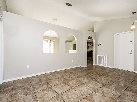 5th image of 108 Albany Dr