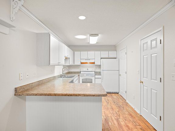 5th image of 5524 Kalland Ave NE