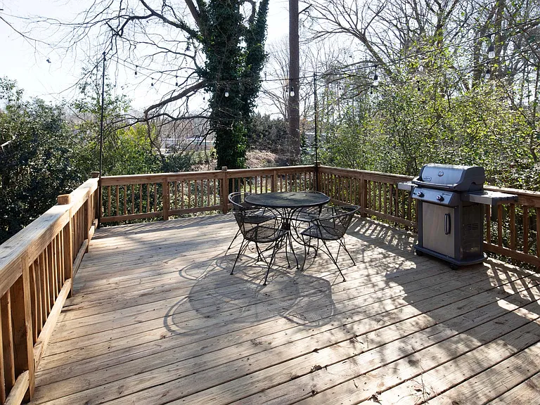2441 N Decatur Rd — Photo 3