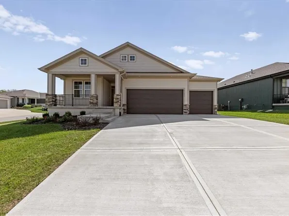 31401 W 85th Ter, De Soto, KS 66018