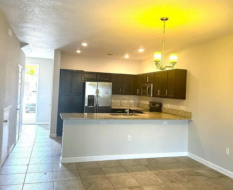 3 bed, 2.5 bath, 1505 sqft, $2,700 — Photo 3