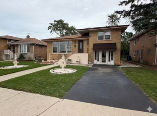 7923 Central Ave, Burbank, IL 60459