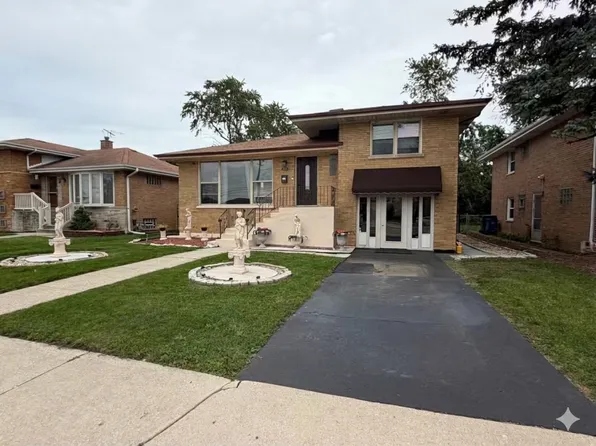 7923 Central Ave, Burbank, IL 60459