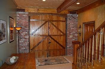 4th image of 111 Holly St