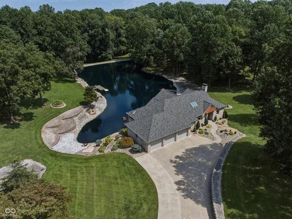 8565 S 500 W, Trafalgar, IN 46181