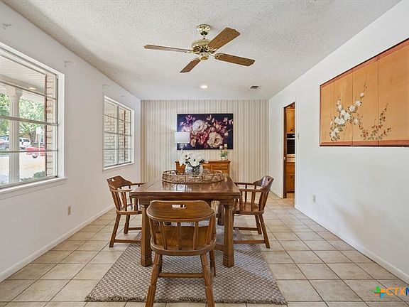 5th image of 302 E Upshaw Ave