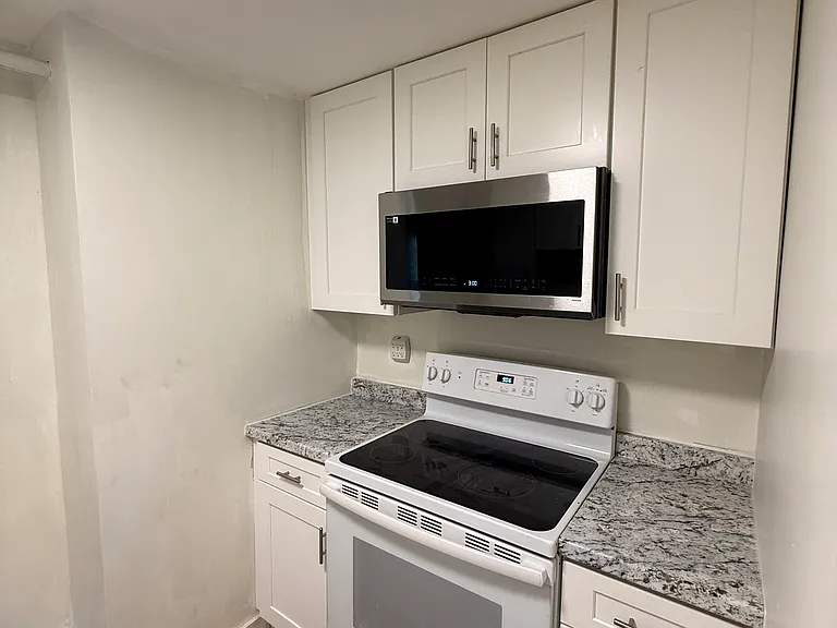 47 Maple St #1 — Photo 2