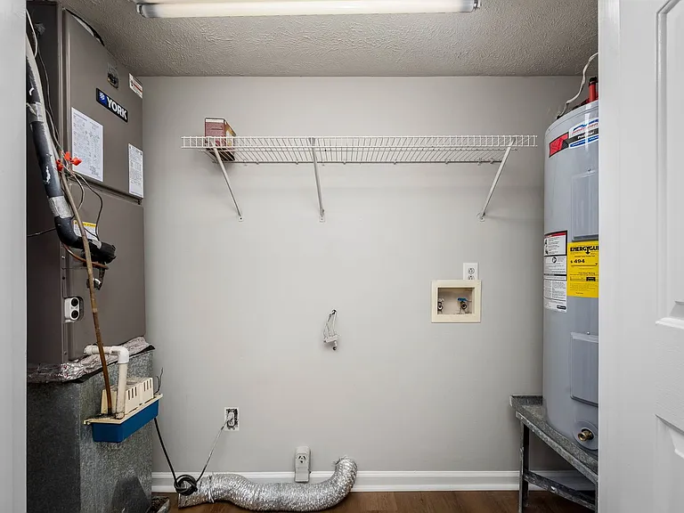 2312 Willowbrook Dr — Photo 16
