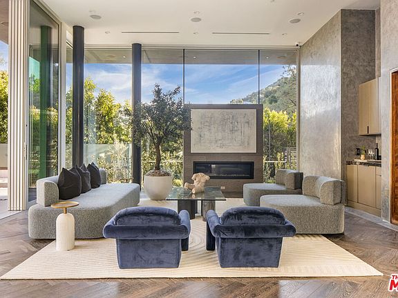 5th image of 1116 Chantilly Rd