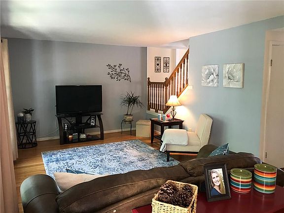 2nd image of 186 New Wickham Dr